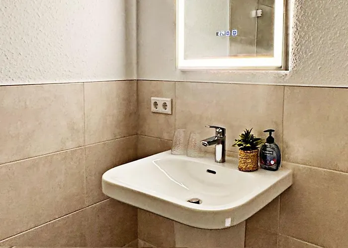 Neues Ruhrtal 5 Mit Klimaanlage Und Balkon Πανσιόν 3*